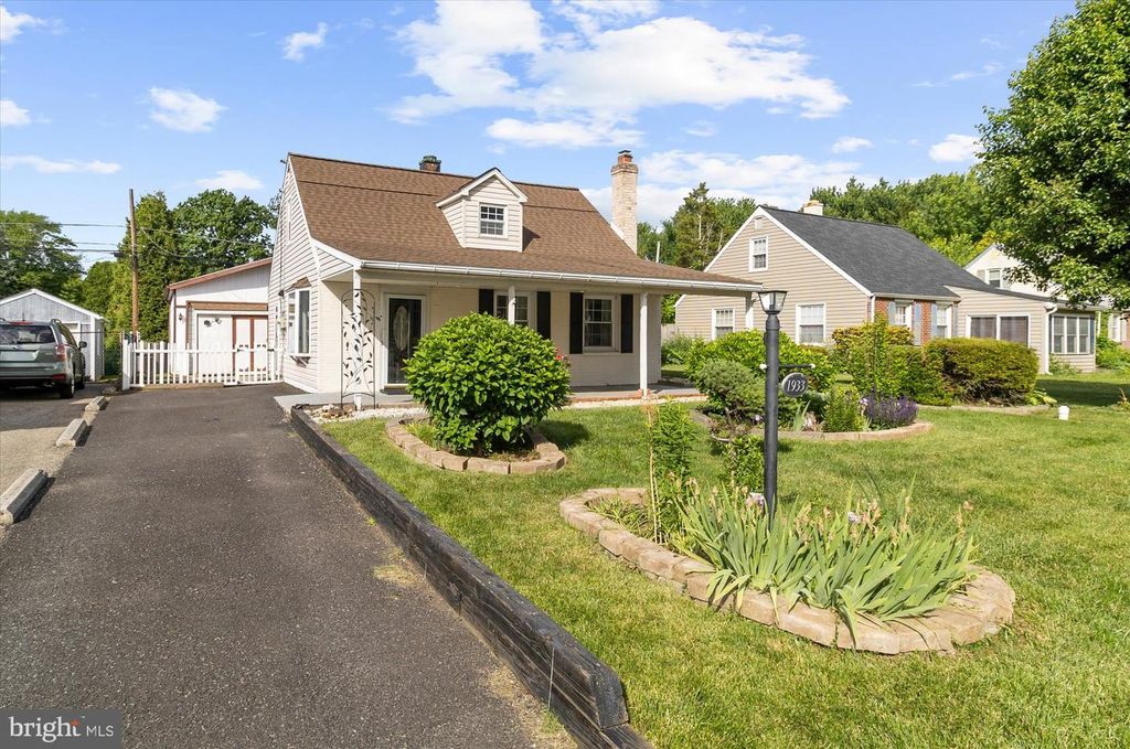 1933 CLEARVIEW AVE, Jeffersonville, PA 19403