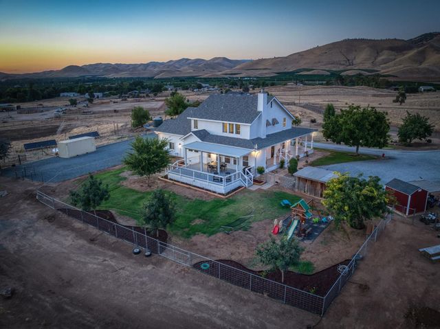 1969 Pederson Avenue, Sanger, CA 93657