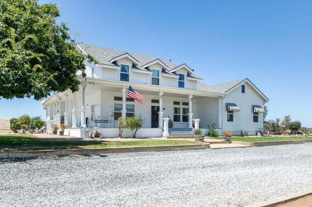1969 Pederson Avenue, Sanger, CA 93657