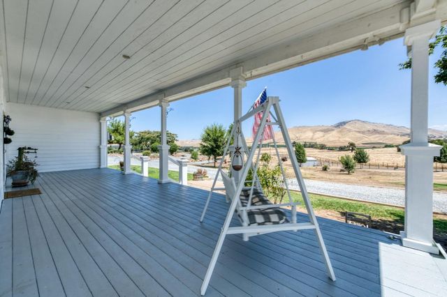 1969 Pederson Avenue, Sanger, CA 93657
