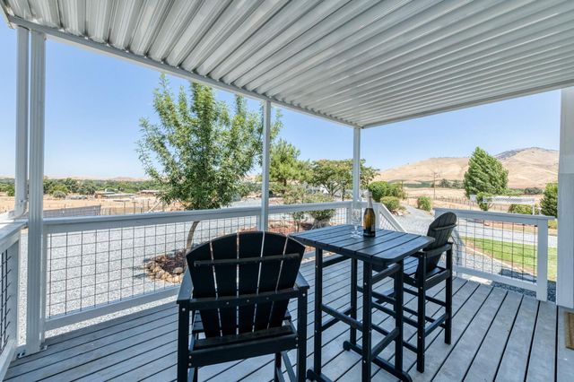1969 Pederson Avenue, Sanger, CA 93657