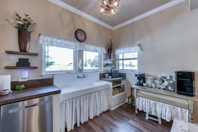 1969 Pederson Avenue, Sanger, CA 93657