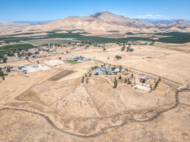 1969 Pederson Avenue, Sanger, CA 93657