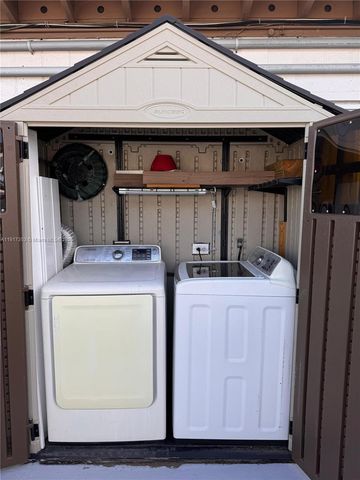 1540 NE 118th St B, Miami, FL 33161