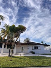 1540 NE 118th St B, Miami, FL 33161