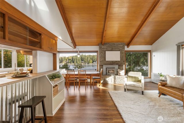 17160 Angeline Avenue South NE, Suquamish, WA 98392