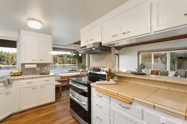 17160 Angeline Avenue South NE, Suquamish, WA 98392