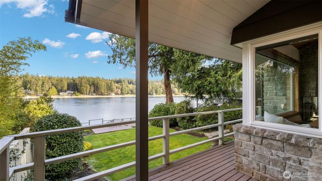 17160 Angeline Avenue South NE, Suquamish, WA 98392