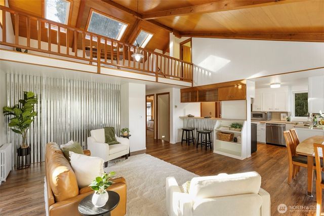 17160 Angeline Avenue South NE, Suquamish, WA 98392