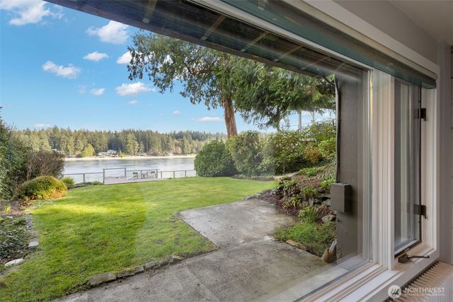 17160 Angeline Avenue South NE, Suquamish, WA 98392