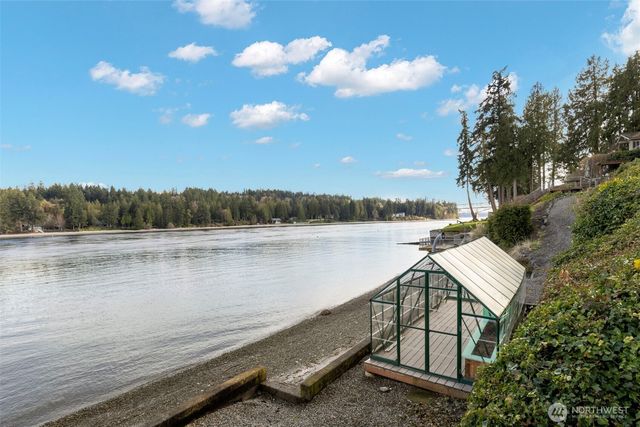 17160 Angeline Avenue South NE, Suquamish, WA 98392