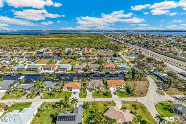 2313 SE 19th PL, Cape Coral, FL 33990