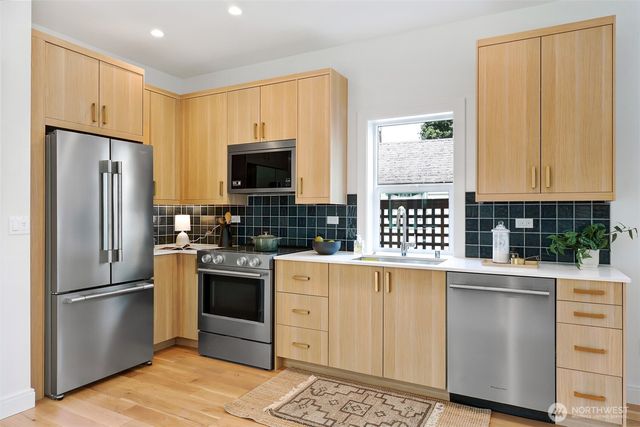 8738 13th Avenue NW, Seattle, WA 98117