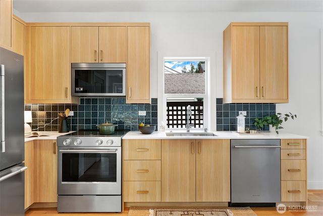 8738 13th Avenue NW, Seattle, WA 98117