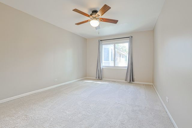 3008 Roberts Drive 5, Woodridge, IL 60517