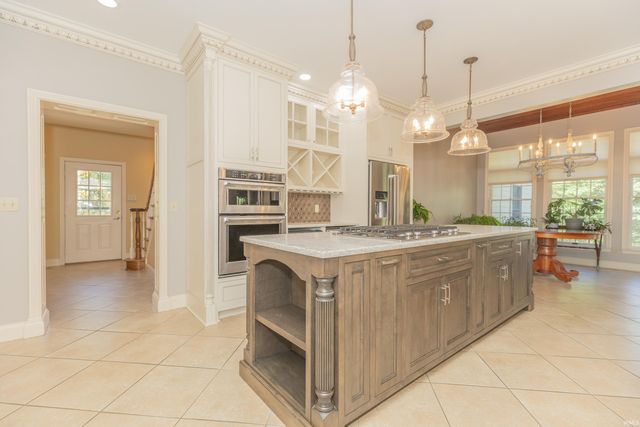 8310 Remington Drive, Evansville, IN 47711
