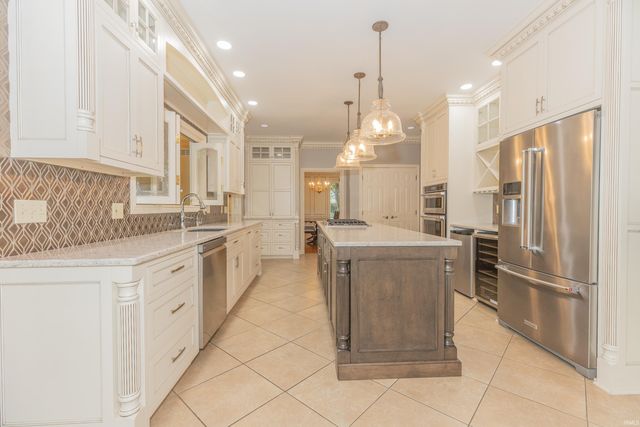 8310 Remington Drive, Evansville, IN 47711