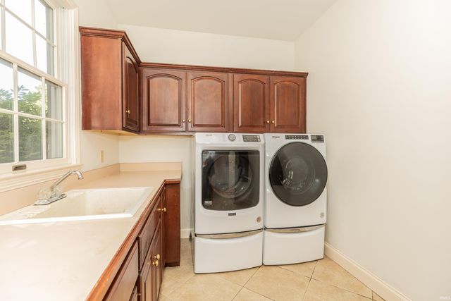 8310 Remington Drive, Evansville, IN 47711