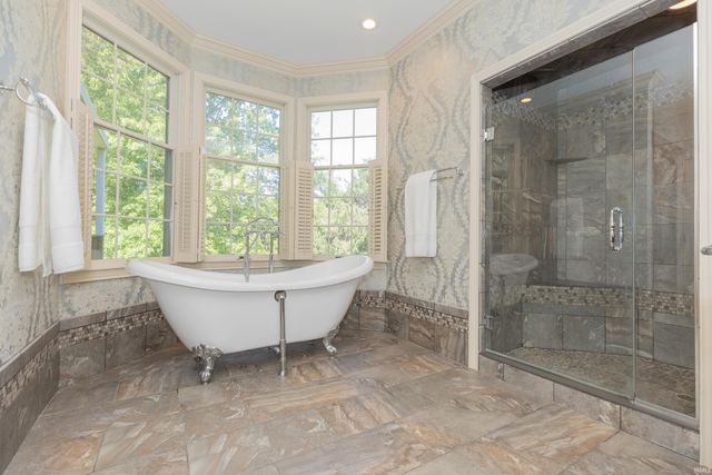 8310 Remington Drive, Evansville, IN 47711