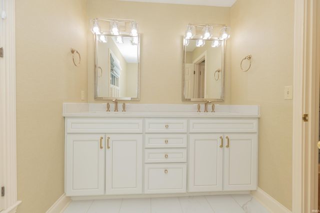 8310 Remington Drive, Evansville, IN 47711