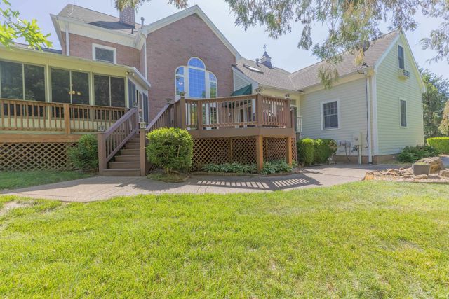 8310 Remington Drive, Evansville, IN 47711