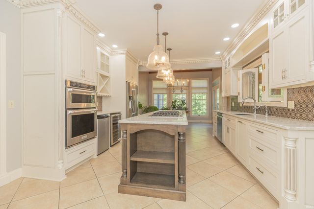 8310 Remington Drive, Evansville, IN 47711