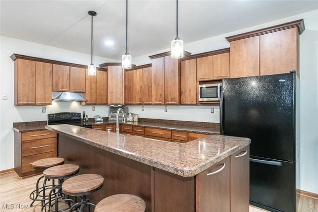 2734 Blakeslee Boulevard, Medina, OH 44256