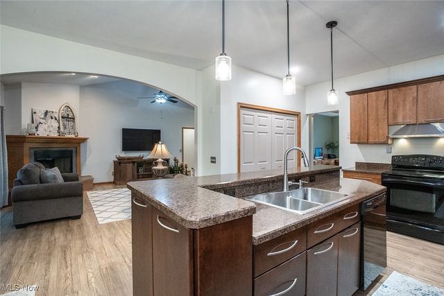 2734 Blakeslee Boulevard, Medina, OH 44256