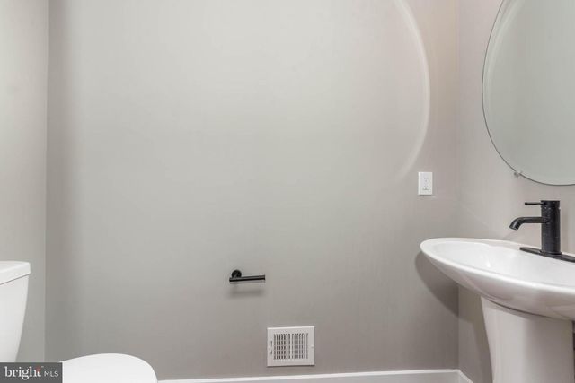 1330 DIVISION ST, Baltimore, MD 21217