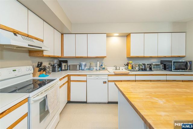 79 Adams Terrace 79, Clifton, NJ 07013