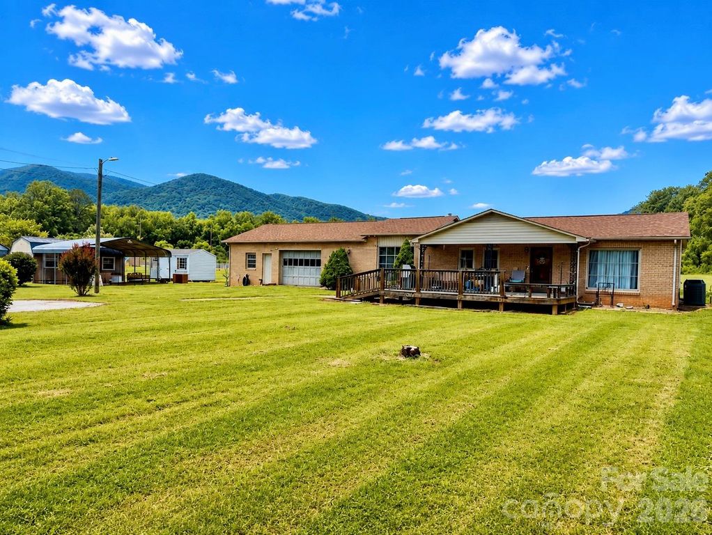 72 Circle Drive, Marion, NC 28752