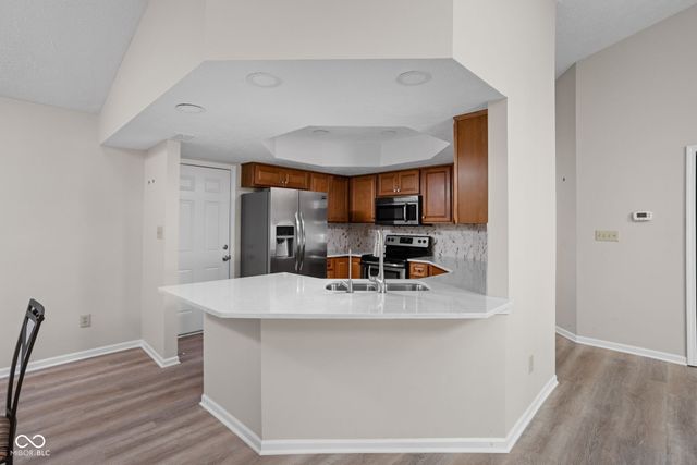 64 Dominion Drive, Zionsville, IN 46077