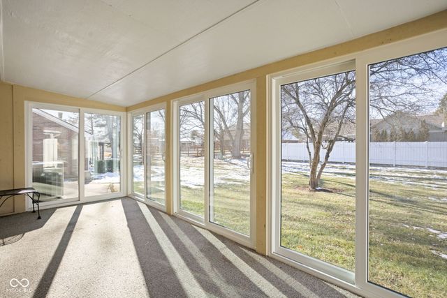 64 Dominion Drive, Zionsville, IN 46077