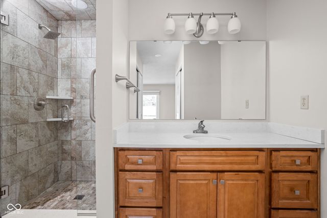 64 Dominion Drive, Zionsville, IN 46077