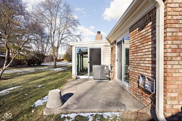 64 Dominion Drive, Zionsville, IN 46077