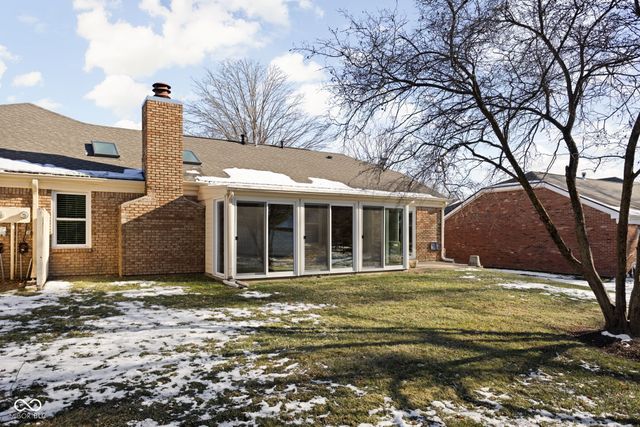 64 Dominion Drive, Zionsville, IN 46077