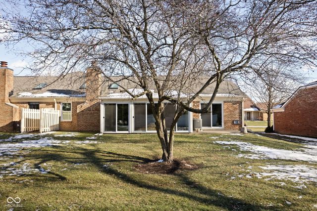 64 Dominion Drive, Zionsville, IN 46077