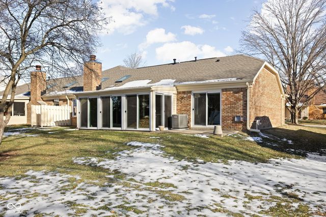 64 Dominion Drive, Zionsville, IN 46077