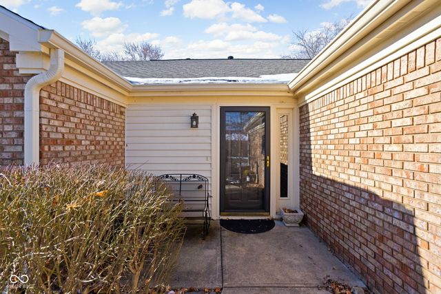 64 Dominion Drive, Zionsville, IN 46077