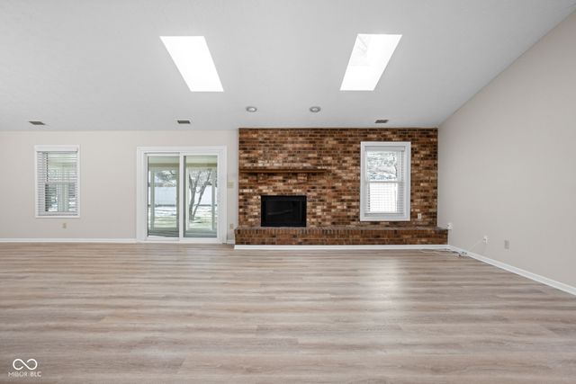 64 Dominion Drive, Zionsville, IN 46077