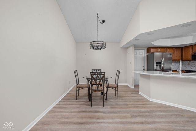 64 Dominion Drive, Zionsville, IN 46077