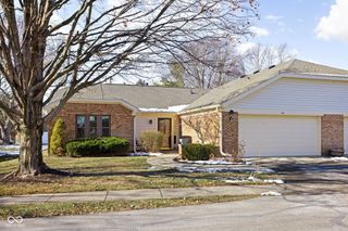 64 Dominion Drive, Zionsville, IN 46077