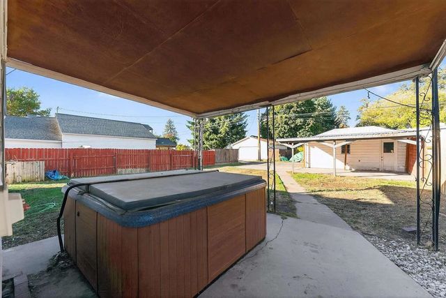 5609 N MONROE St, Spokane, WA 99205