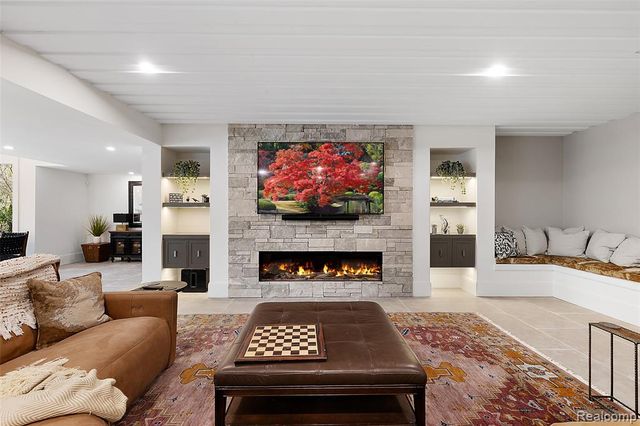 1644 Vista Drive, Oakland, MI 48363