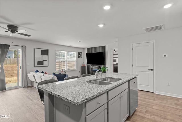 130 St James Way, Sanford, NC 27332