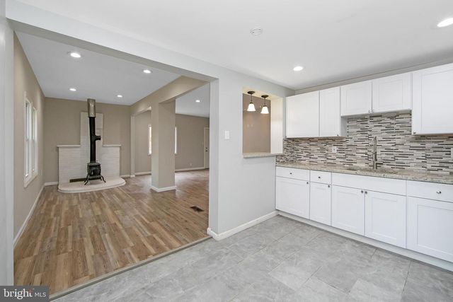 1612 DELSEA DR, Franklinville, NJ 08322