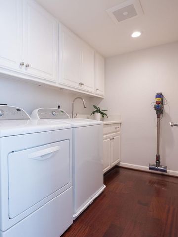 11 Susan Gale Court, Menlo Park, CA 94025