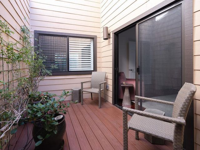 11 Susan Gale Court, Menlo Park, CA 94025