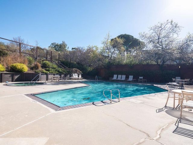 11 Susan Gale Court, Menlo Park, CA 94025