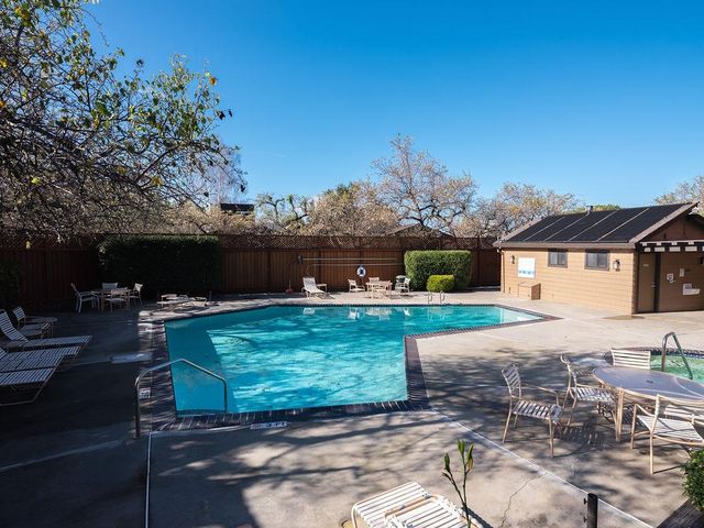 11 Susan Gale Court, Menlo Park, CA 94025